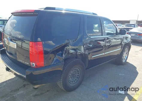 2013 Cadillac Escalade Luxury z USA, uszkodzony, nr VIN 1GYS3BEFXDR276514